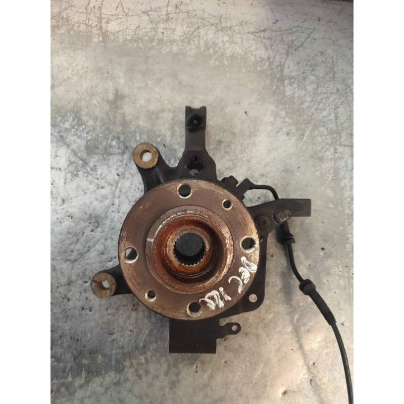 Recambio de mangueta delantera izquierda para renault captur xmod referencia OEM IAM   