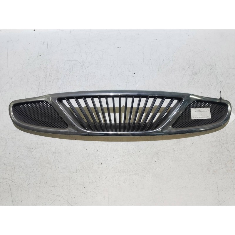 Recambio de rejilla delantera para daewoo nubira berlina 1.6 cat referencia OEM IAM 96272289  