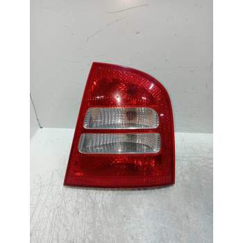 PILOTO TRASERO DERECHO 1U6945112 