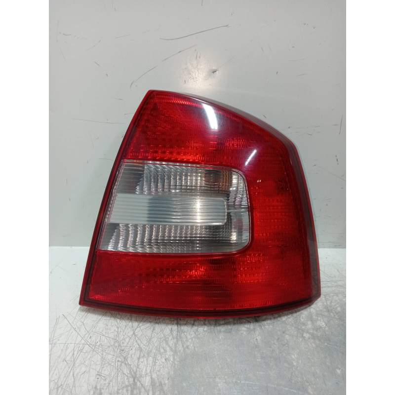Recambio de piloto trasero derecho para skoda octavia berlina (1z3) 1.6 referencia OEM IAM 1Z5945112 1Z5945096 