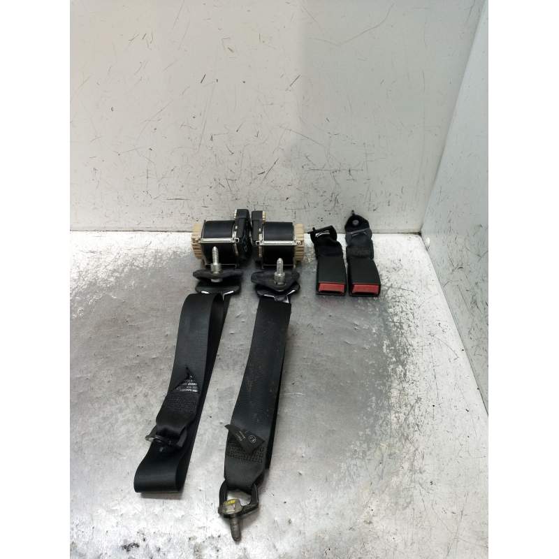 Recambio de juego cinturones trasero para renault twingo ii (cn0_) 1.2 (cn0d) referencia OEM IAM  3P 2007