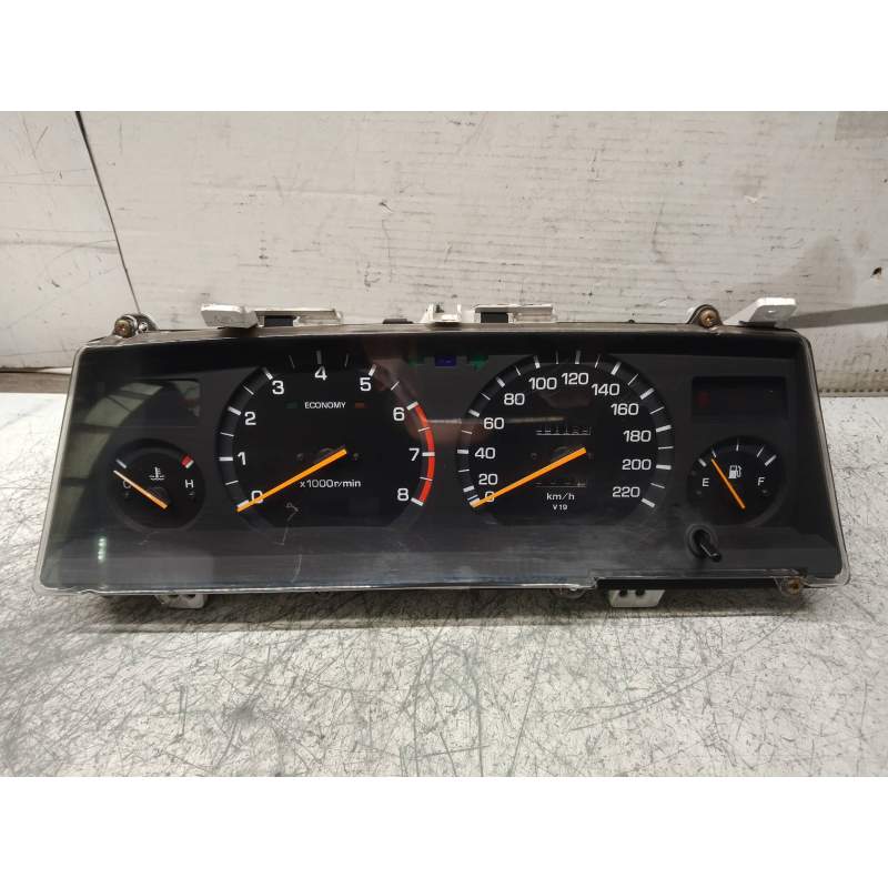 Recambio de cuadro instrumentos para toyota camry (v10) referencia OEM IAM 8310032223 2575005961 