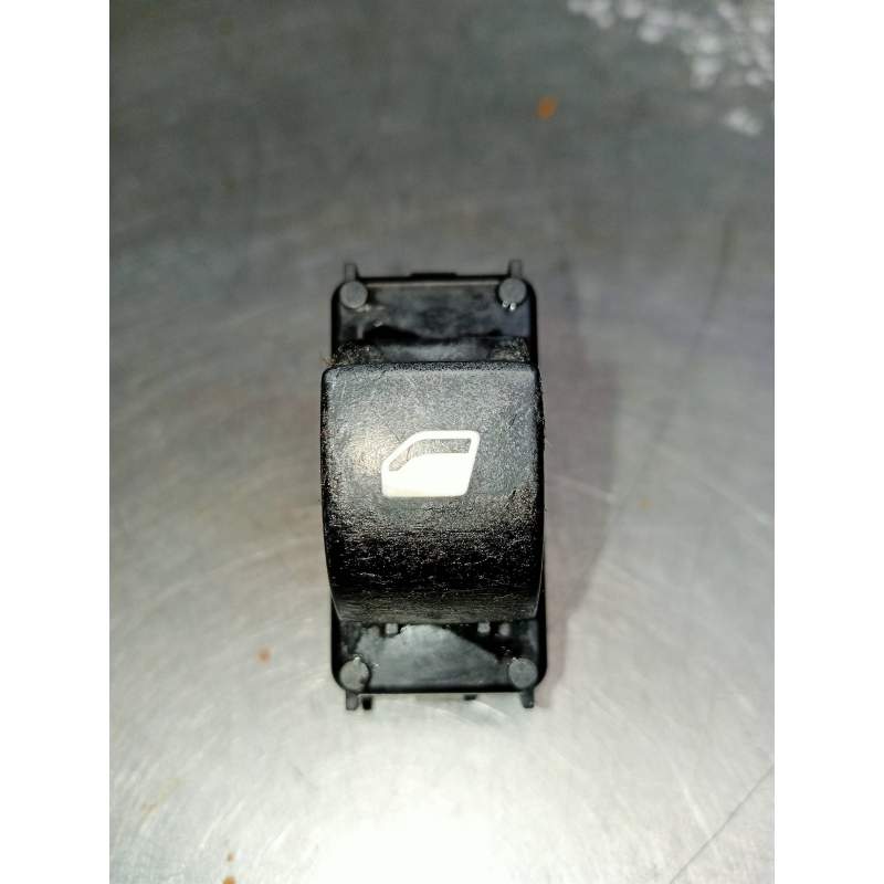 Recambio de mando elevalunas delantero derecho para citroën c4 coupe lx referencia OEM IAM 9651466677  2004