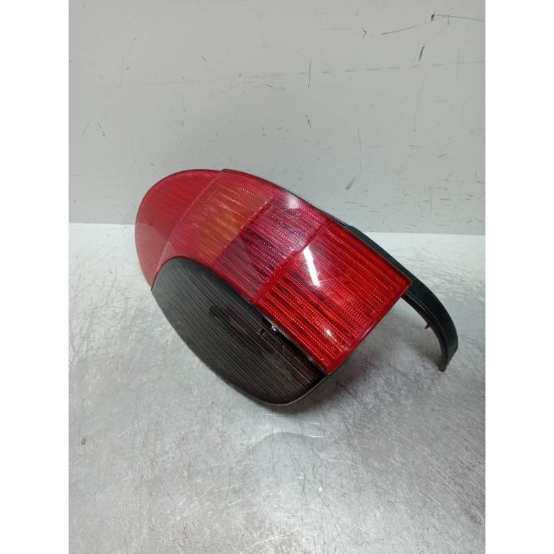 Recambio de piloto trasero izquierdo para peugeot 306 break 1.6 referencia OEM IAM  RANCHERA 00