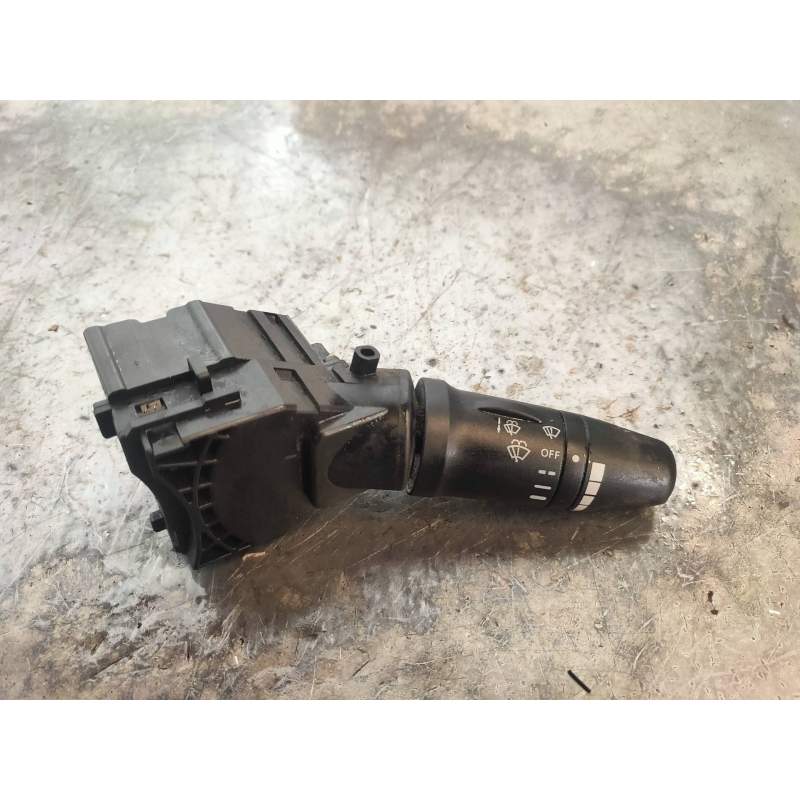 Recambio de mando limpia para nissan almera (n16/e) visia referencia OEM IAM 25260AV710 4P 2002