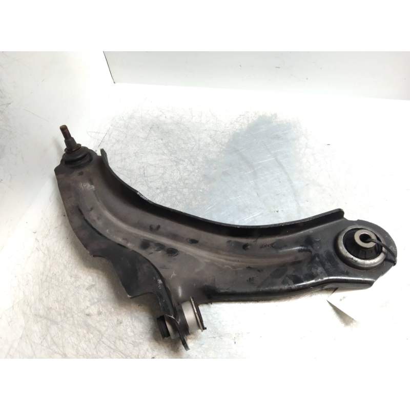 Recambio de brazo suspension inferior delantero izquierdo para renault clio iv renault sport referencia OEM IAM   12