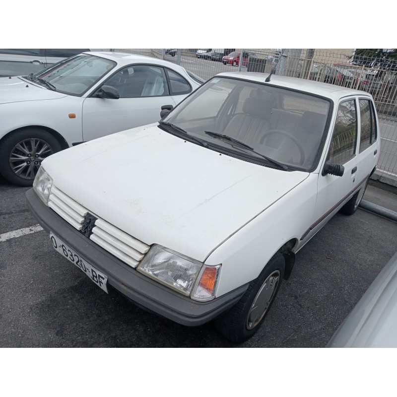 peugeot 205 berlina del año 1992