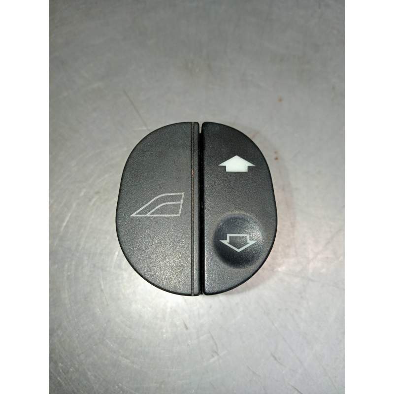 Recambio de mando elevalunas delantero derecho para ford fiesta berlina ghia referencia OEM IAM 96FG14529AC 03153400 5P