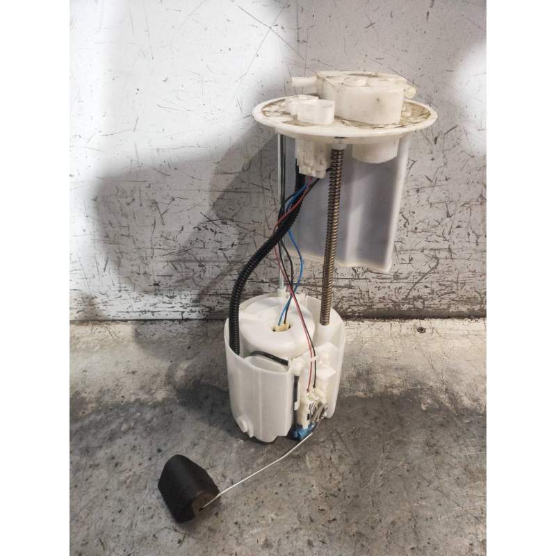 Recambio de bomba combustible para toyota yaris hsd active referencia OEM IAM 777040D090  