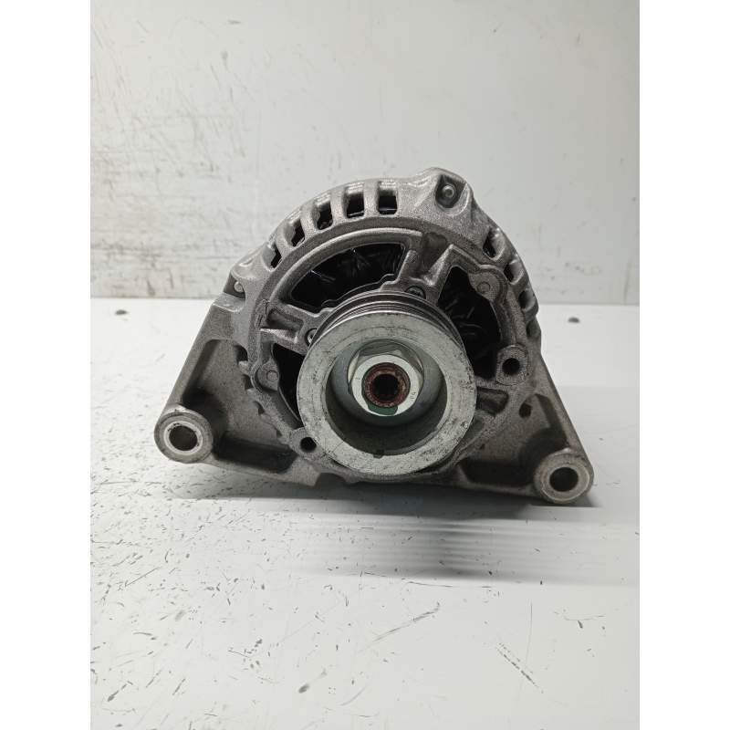 Recambio de alternador para opel corsa b referencia OEM IAM 0123110008  
