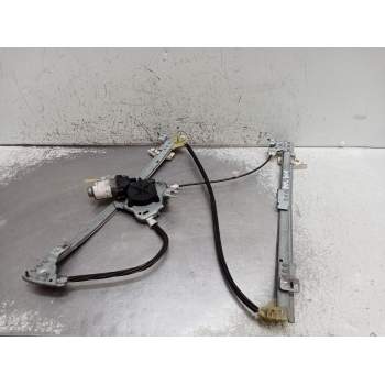 ELEVALUNAS DELANTERO DERECHO 400679T1 5P 2001