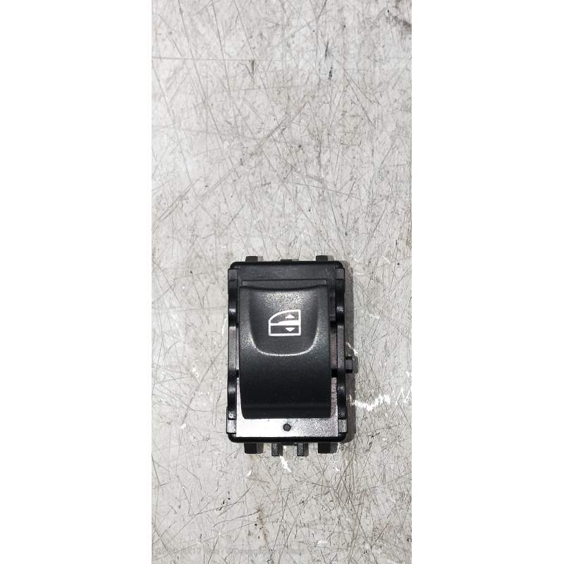 Recambio de mando elevalunas delantero derecho para renault scenic iii dynamique referencia OEM IAM 809600018R  2009