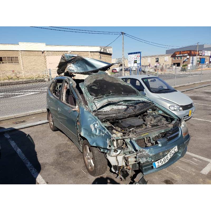 nissan almera tino (v10m) del año 2000