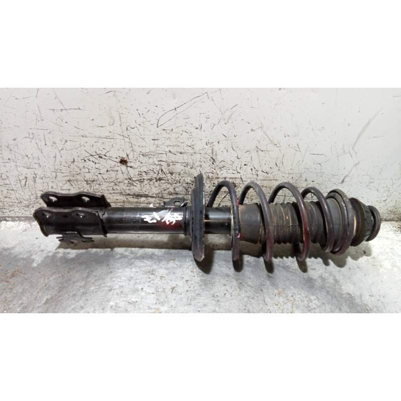 Recambio de amortiguador delantero izquierdo para toyota yaris 1.3 16v cat referencia OEM IAM   