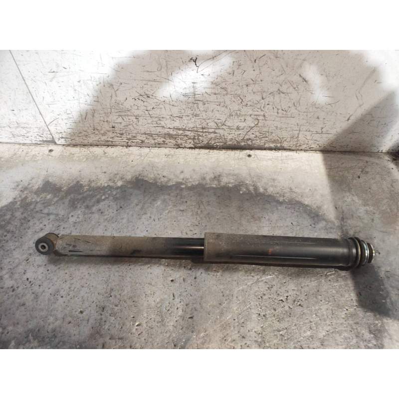 Recambio de amortiguador trasero izquierdo para toyota yaris hsd active referencia OEM IAM 485300DA40  