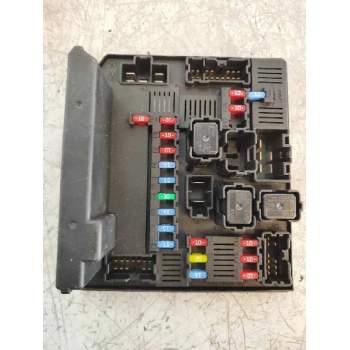 CAJA RELES / FUSIBLES 284B7BB00B 