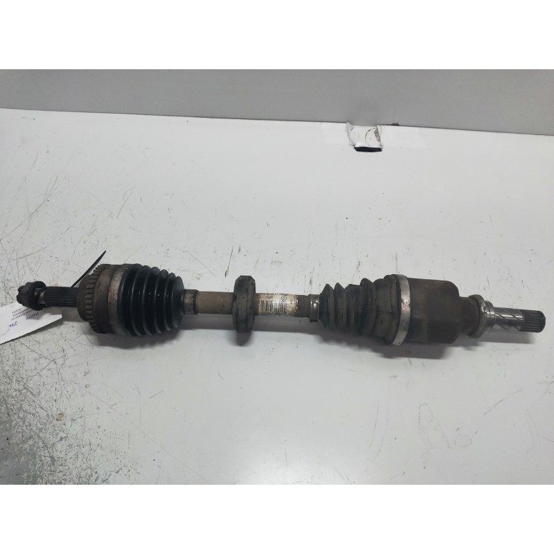 Recambio de transmision delantera izquierda para renault clio ii fase ii (b/cb0) campus referencia OEM IAM 82005643388  