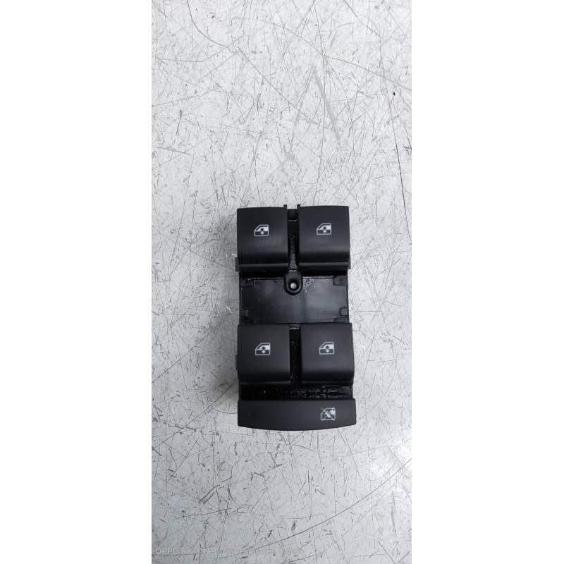 Recambio de mando elevalunas delantero izquierdo para opel insignia berlina cosmo referencia OEM IAM 13301743  2008