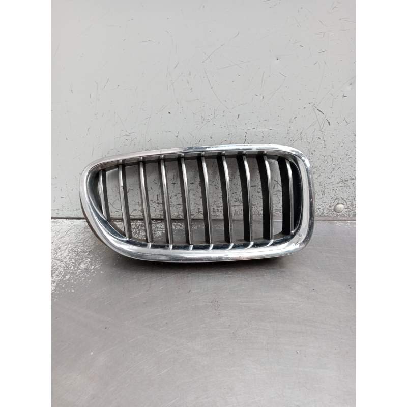 Recambio de rejilla delantera para bmw 5 (f10) 520 d referencia OEM IAM  DERECHA 2014