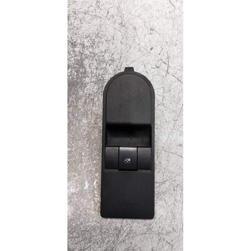 Recambio de mando elevalunas delantero derecho para opel astra h berlina elegance referencia OEM IAM 13183675 5P H/04