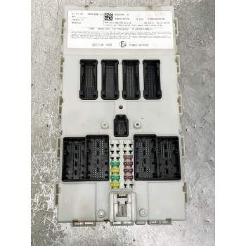 CAJA RELES / FUSIBLES 7595290008 682438601 320D 2015