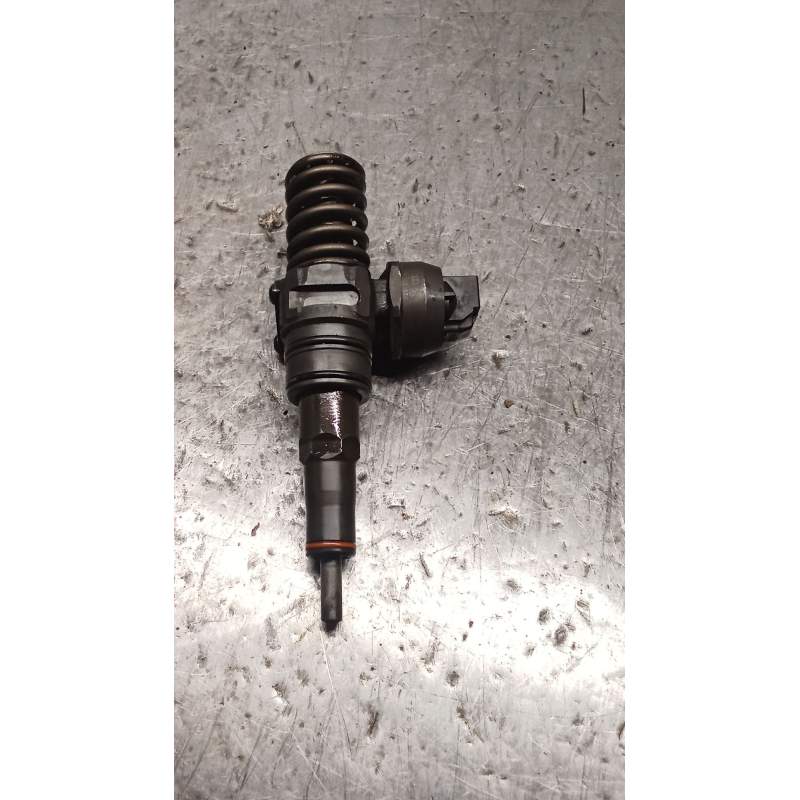 Recambio de inyector para volkswagen golf v (1k1) 1.9 tdi referencia OEM IAM 038130073AG 0414720215 BOSCH