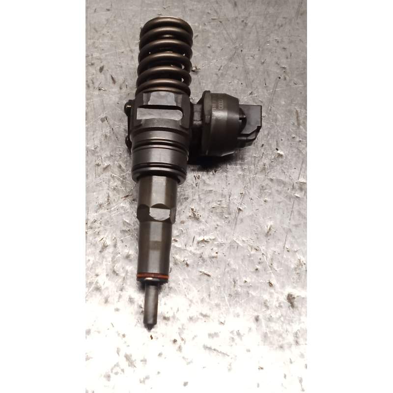 Recambio de inyector para volkswagen golf v (1k1) 1.9 tdi referencia OEM IAM 038130073AG 0414720215 BOSCH