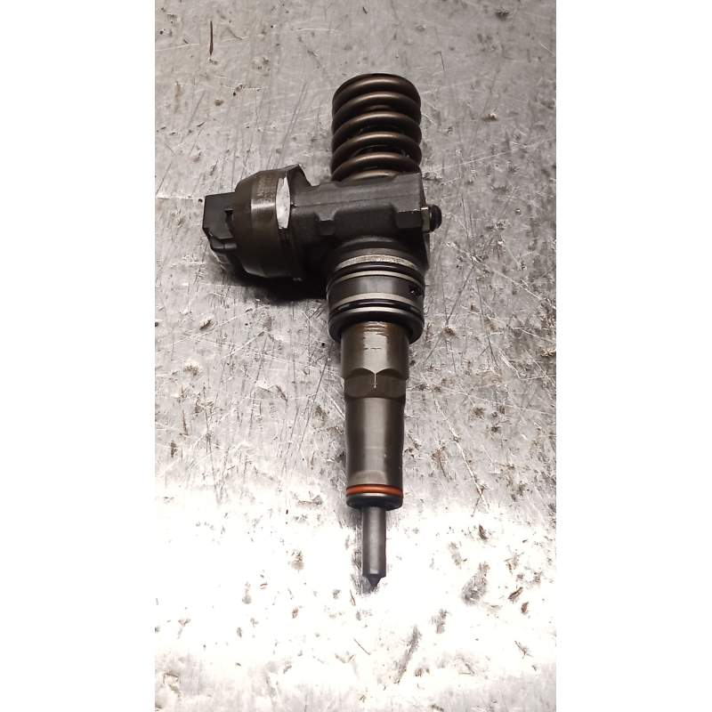 Recambio de inyector para volkswagen golf v (1k1) 1.9 tdi referencia OEM IAM 038130073AG 0414720215 BOSCH