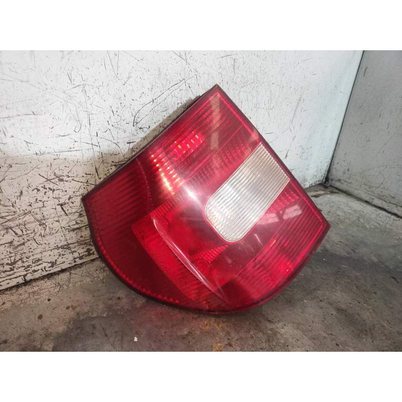 Recambio de piloto trasero izquierdo para skoda yeti active referencia OEM IAM 5L0945095 5L0945111 