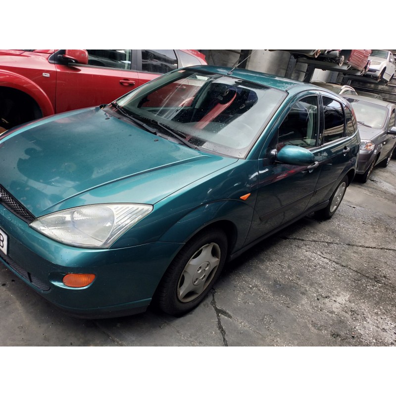 ford focus berlina (cak) del año 2001