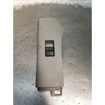 MANDO ELEVALUNAS DELANTERO DERECHO 742310D090 3P 2005