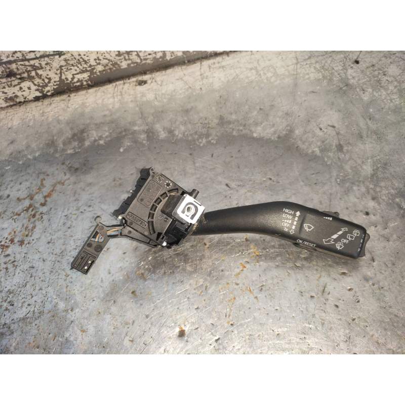 Recambio de mando limpia para skoda yeti active referencia OEM IAM 1K0953519J  