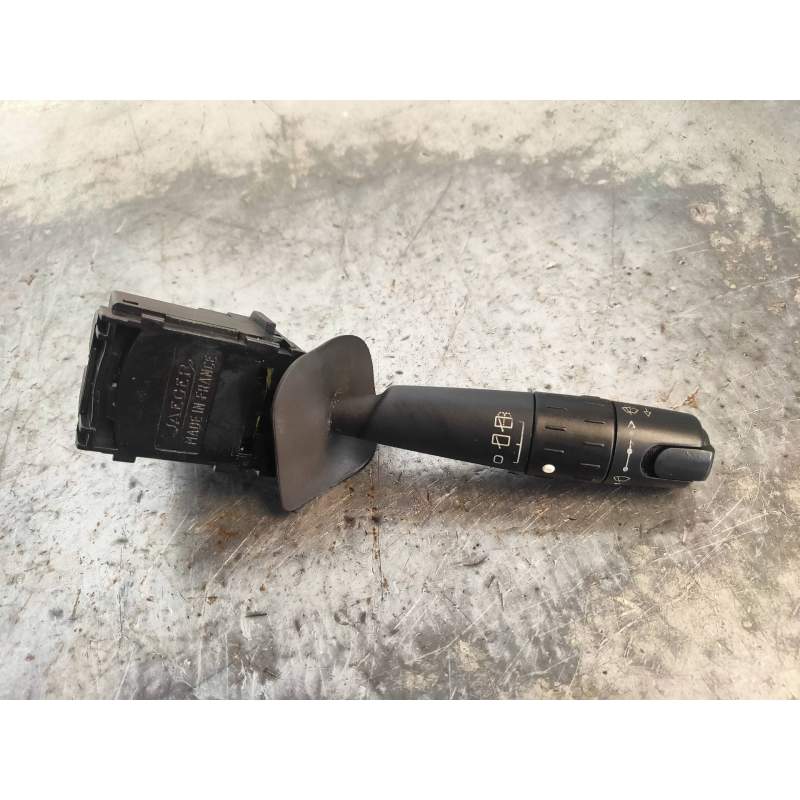 Recambio de mando limpia para citroën xantia berlina 1.9 d armonia referencia OEM IAM 96132773ZL 34324502 93