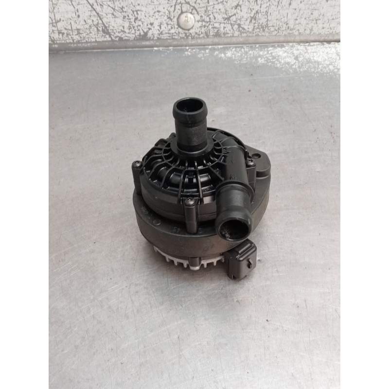 Recambio de bomba agua para renault captur iii captur e-tech hybrid referencia OEM IAM 039202450S 210101240R 2025