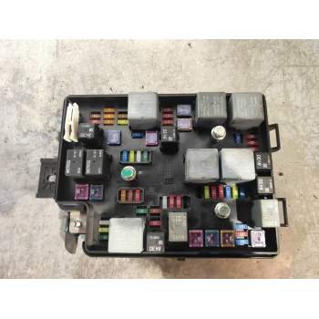 CAJA RELES / FUSIBLES 95462806 AU8 T300