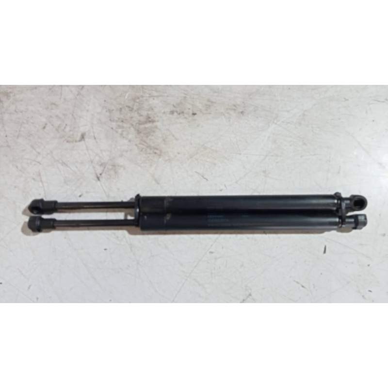 Recambio de amortiguadores maletero / porton para volkswagen touareg (7l6) tdi r5 referencia OEM IAM 7L6845587A  CRISTAL