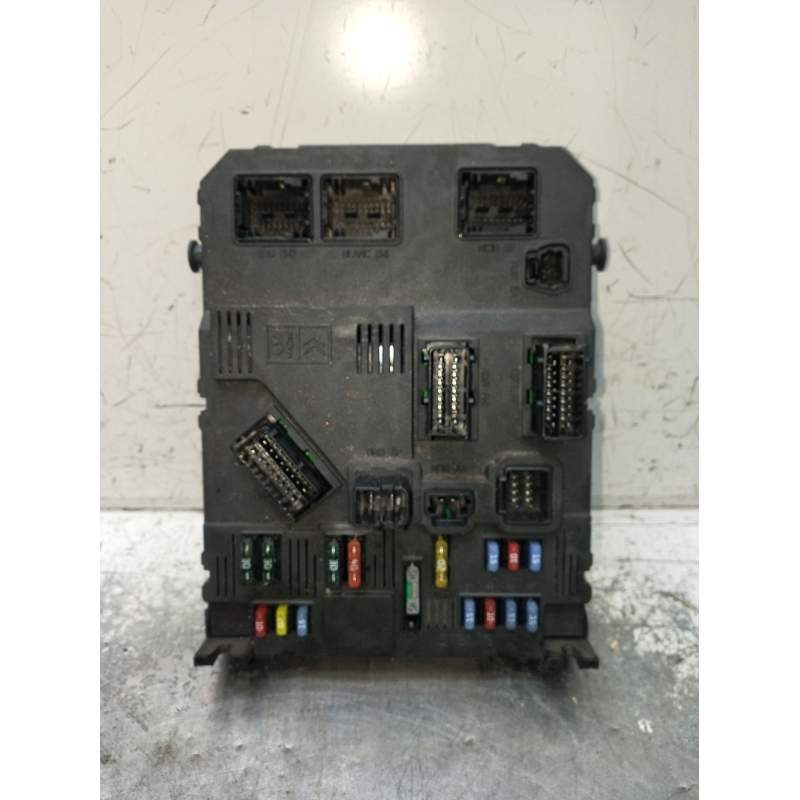 Recambio de caja reles / fusibles para citroën xsara picasso referencia OEM IAM 93533667580 BSIE0100 S118085320 2004