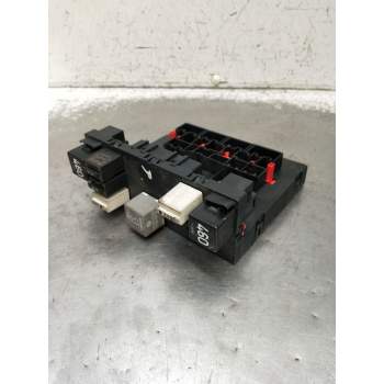 CAJA RELES / FUSIBLES 1K0937049N 2004