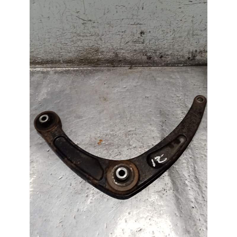 Recambio de brazo suspension inferior delantero izquierdo para peugeot 307 berlina (s2) xr referencia OEM IAM  16HDI 2005