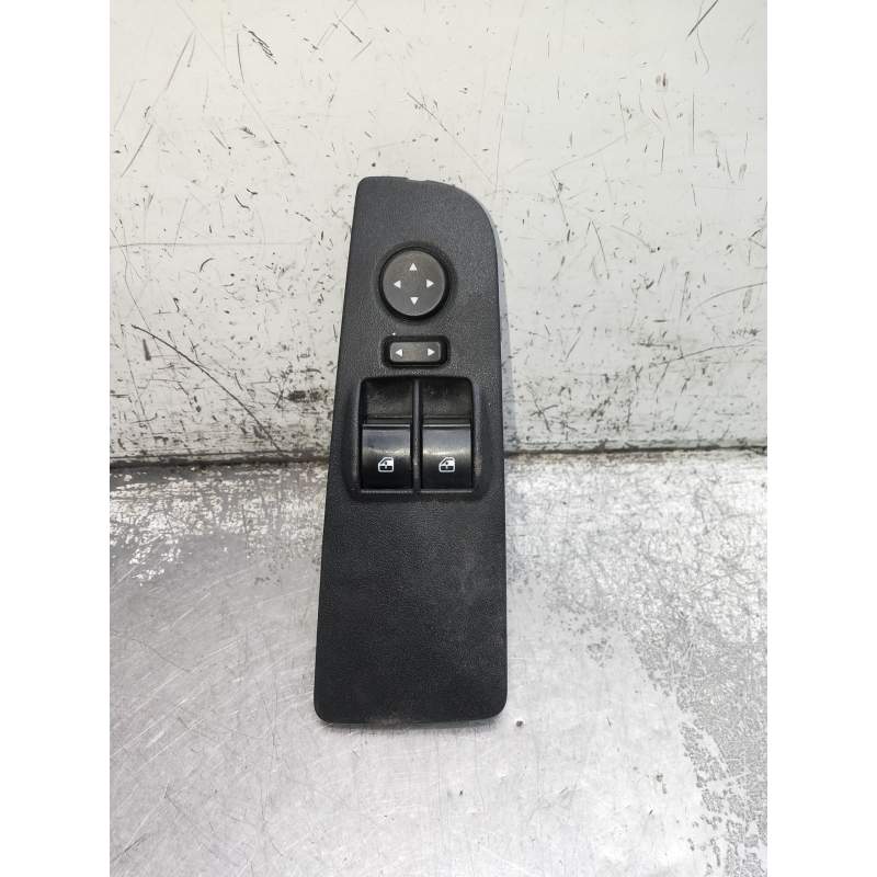 Recambio de mando elevalunas delantero izquierdo para fiat grande punto (199) 1.4 16v active referencia OEM IAM   2005