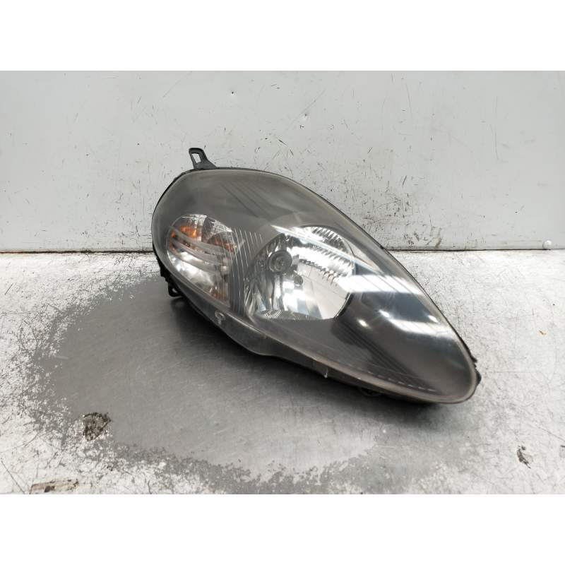 Recambio de faro derecho para fiat grande punto (199) 1.4 16v active referencia OEM IAM   2005