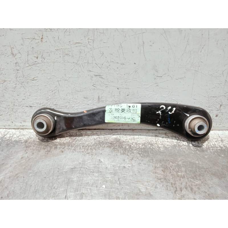 Recambio de brazo suspension superior trasero derecho para omoda omoda5 referencia OEM IAM 202002559AA  