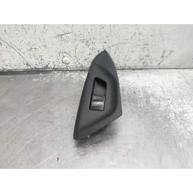 Recambio de mando elevalunas delantero izquierdo para toyota aygo (_b4_) 1.0 (kgb40) referencia OEM IAM   5P