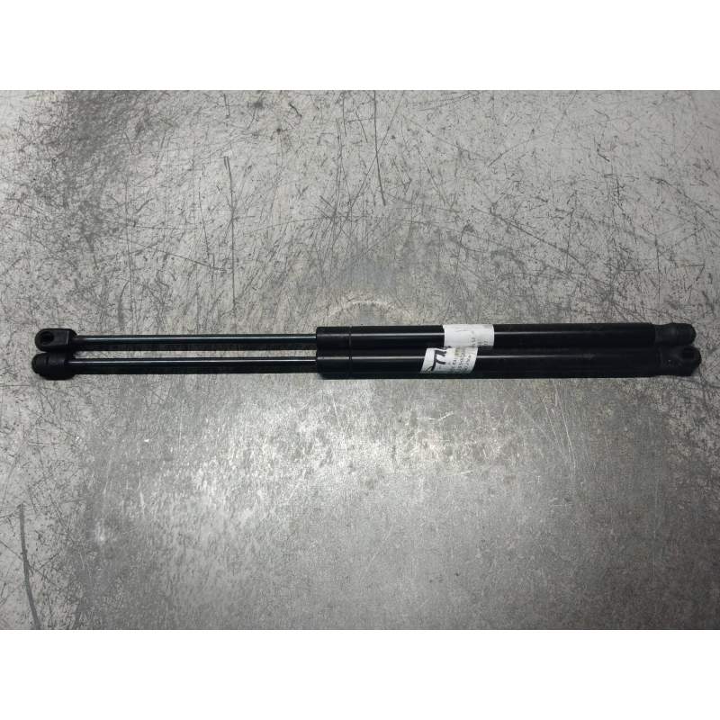 Recambio de amortiguadores maletero / porton para dodge caliber se referencia OEM IAM 05160017AB  