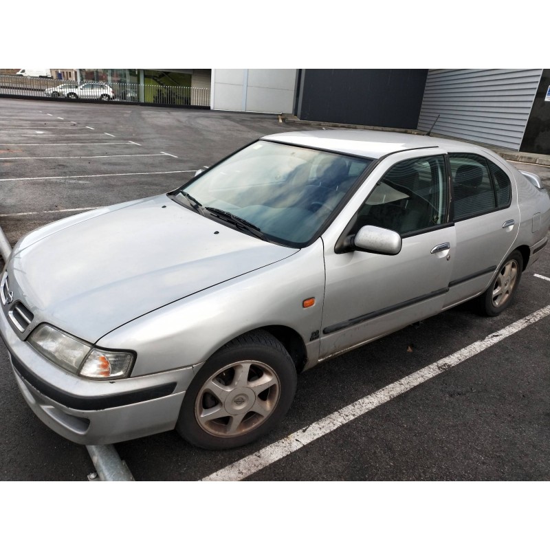 nissan primera berlina (p11) del año 1998