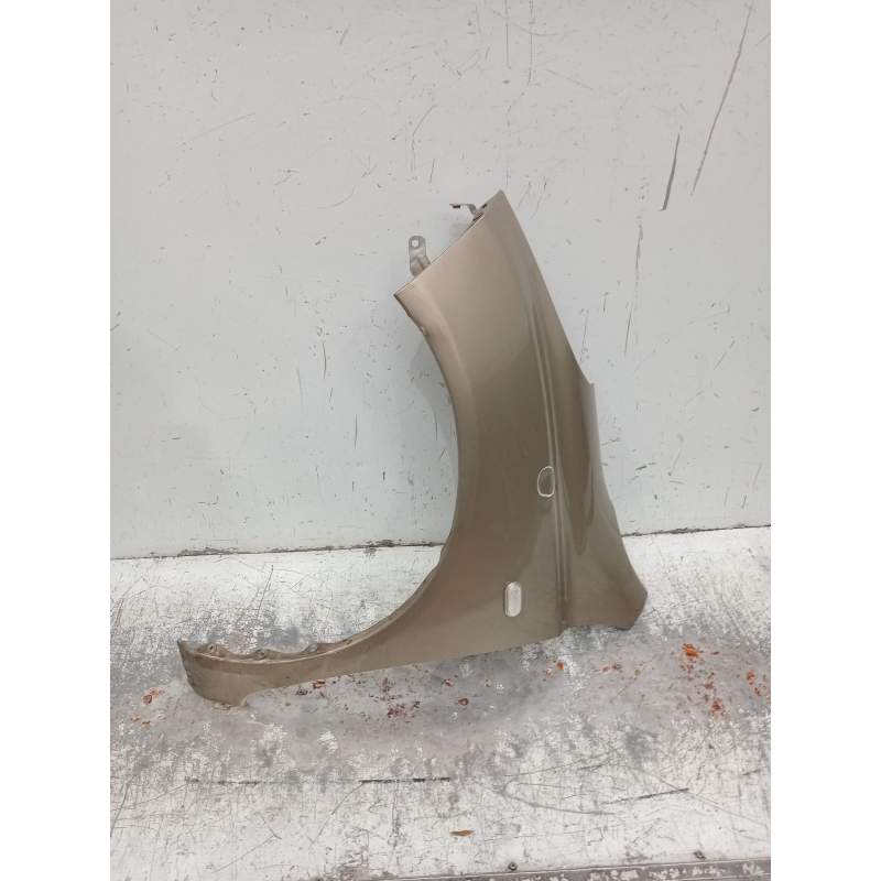 Recambio de aleta delantera izquierda para nissan micra iii (k12) 1.2 16v referencia OEM IAM   