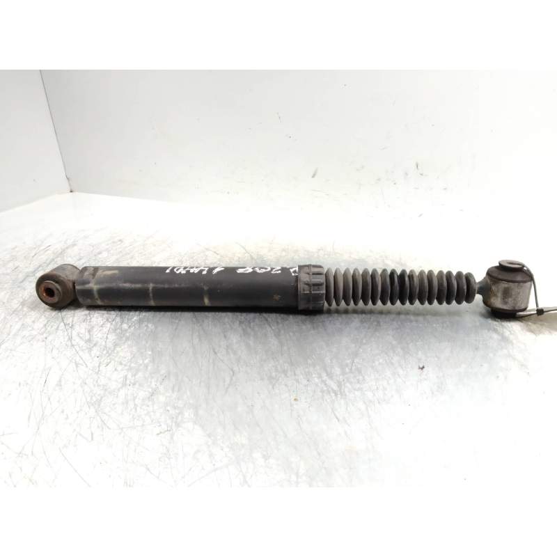 Recambio de amortiguador trasero para peugeot 208 1.4 hdi fap referencia OEM IAM   
