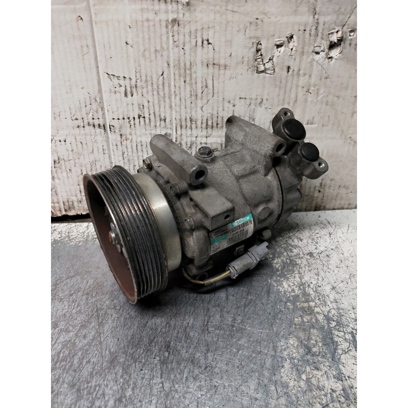 Recambio de compresor aire acondicionado para renault clio iii confort dynamique referencia OEM IAM SD6V121904 8200819568 