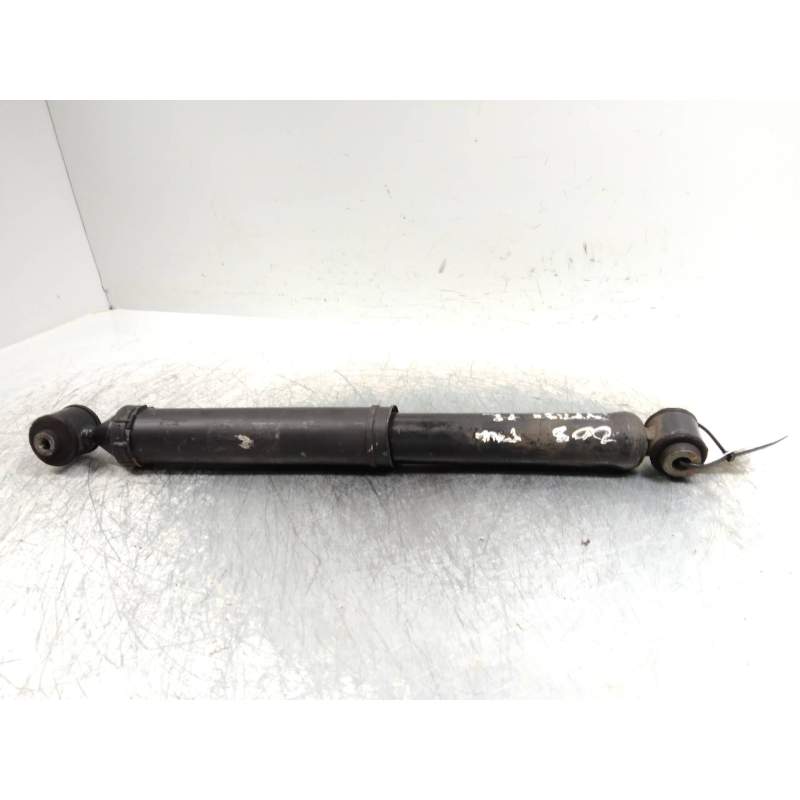 Recambio de amortiguador trasero para peugeot 208 1.4 hdi fap referencia OEM IAM   