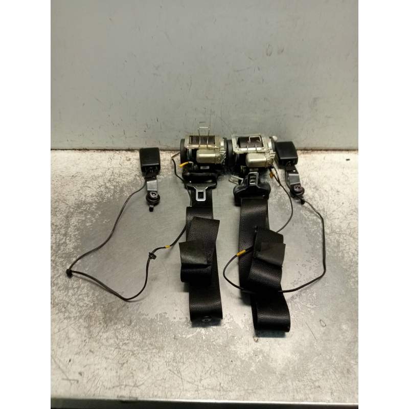 Recambio de juego cinturones delantero para fiat grande punto (199) 1.4 8v dynamic referencia OEM IAM  3P 2005